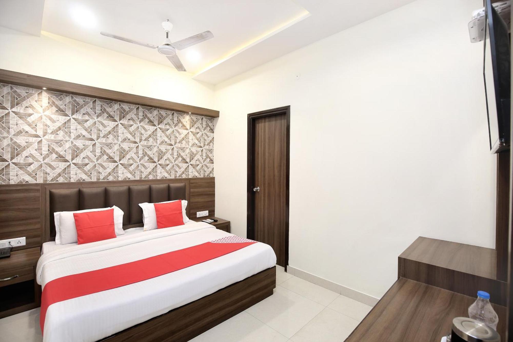 OYO 17307 Hotel Kings Amritsar Eksteriør bilde